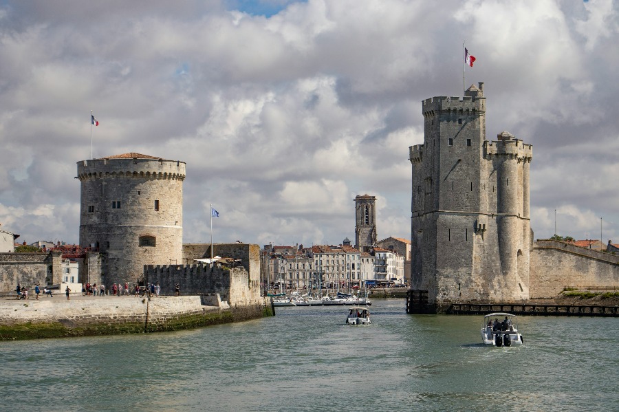 Jet privé à l'aéroport de La Rochelle Île de Ré, porte d'entrée de l'île de Ré, IBC Aviation