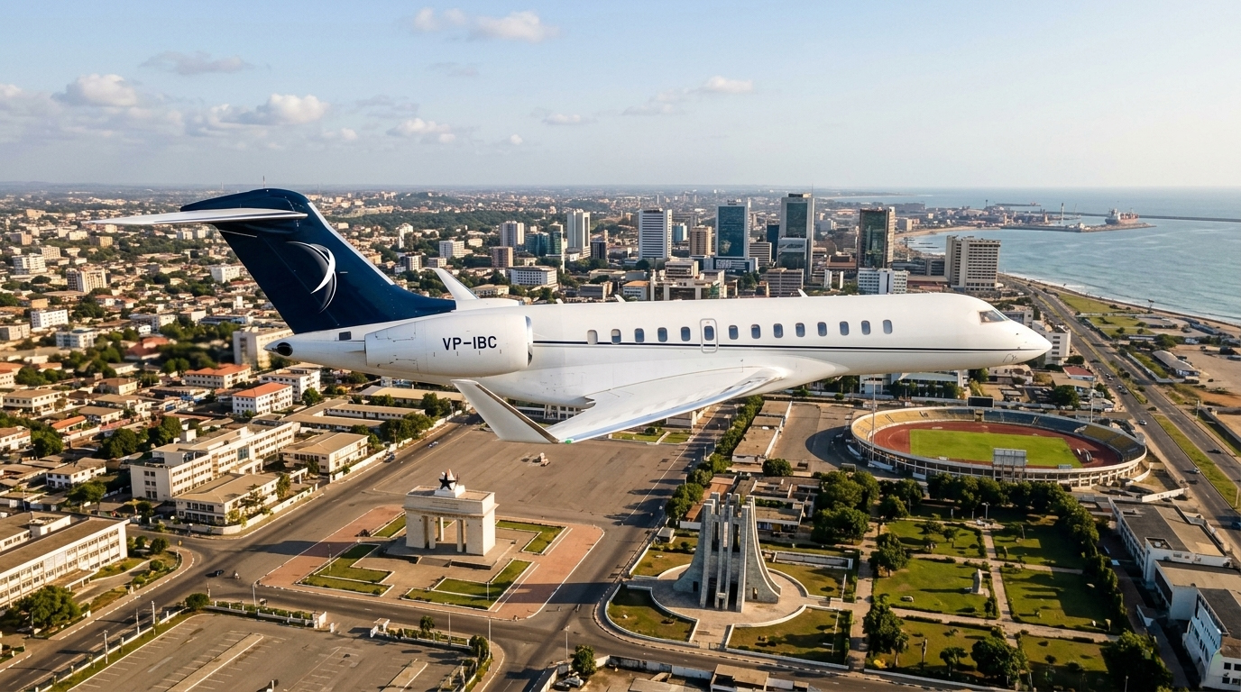 Jet privé Gulfstream d'IBC Aviation (5Y-IBC) survolant Nairobi : la skyline et la tour du KICC au cœur de la ville.