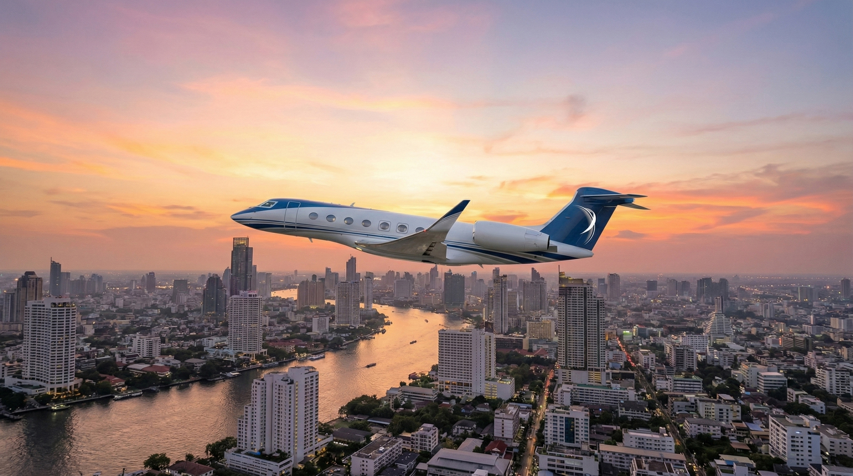 Jet privé Gulfstream G700 survolant la ville de Bangkok en Thaïlande