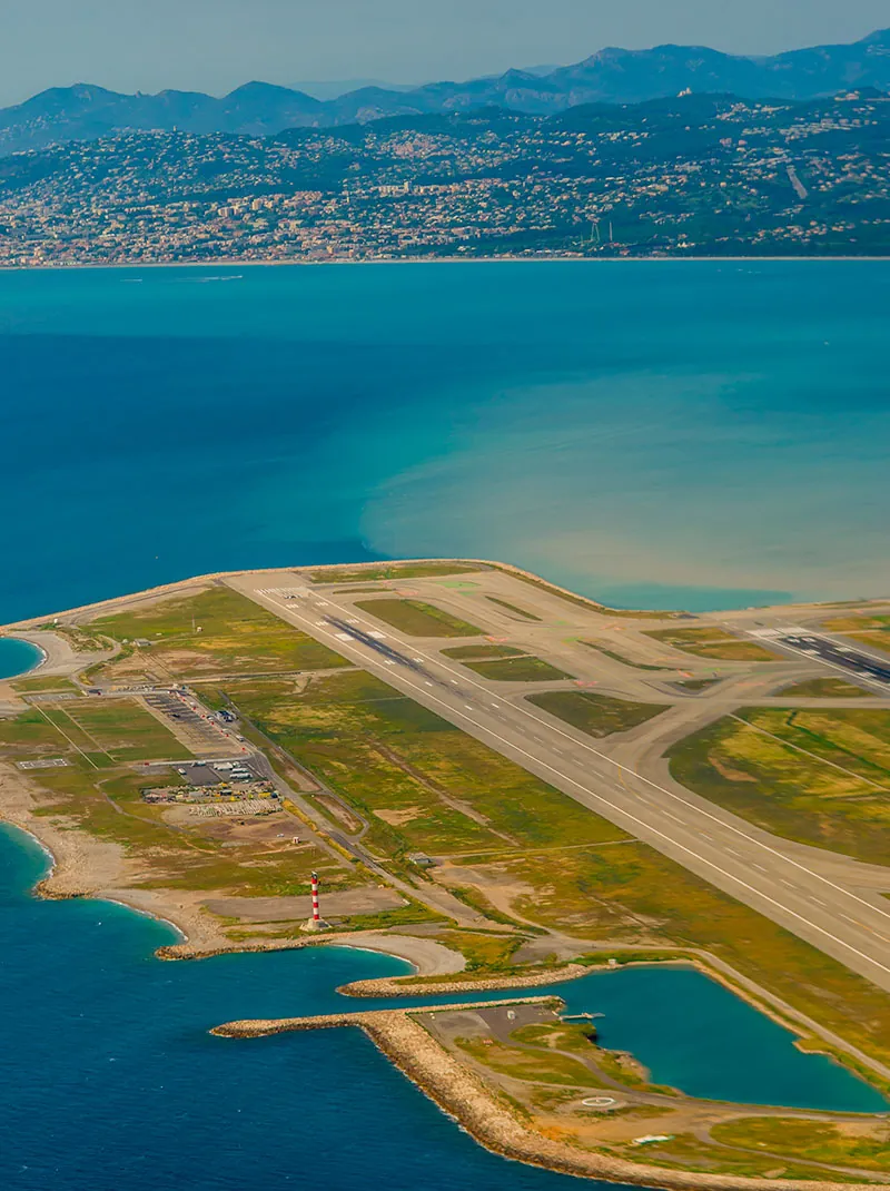 Aéroport de Nice Côte d’Azur et accès aux transferts aériens