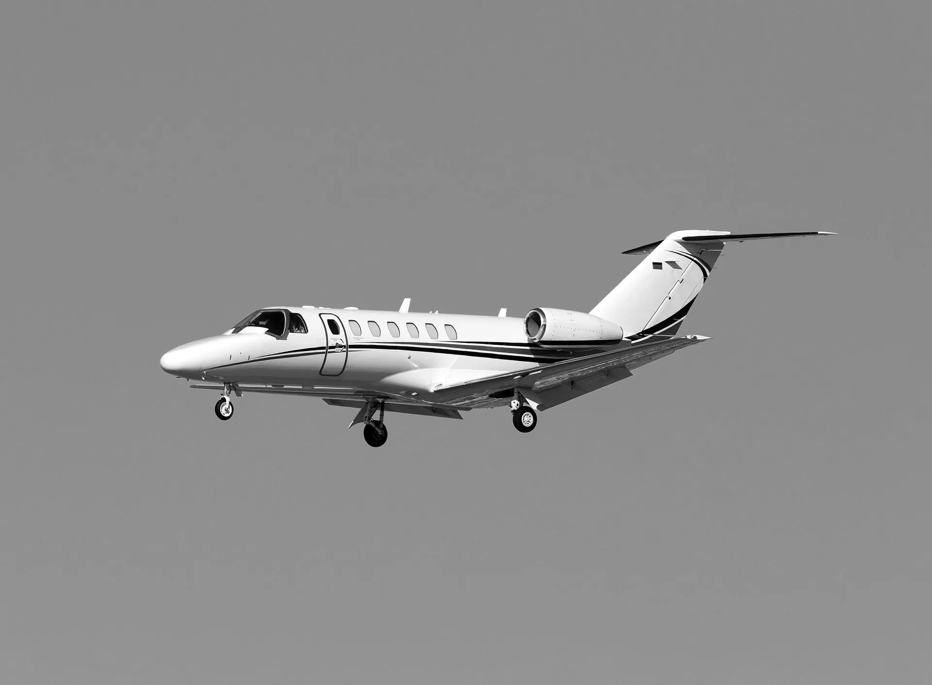Cessna Citation CJ3 en approche, train d’atterrissage sorti.
